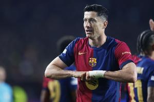 莱万：哈维在那段艰难岁月为巴萨所做的一切堪称非凡