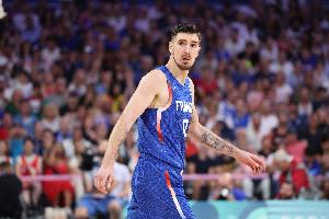 马刺旧将&奥运银牌得主！法国老将德科洛表示可能打完新赛季退役