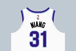球衣记者：尼昂将在爵士穿31号 上次效力爵士时他曾身披此号码