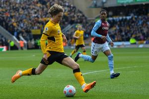 记者：罗马向法比奥-席尔瓦提交5年合同报价，球员倾向于去意甲