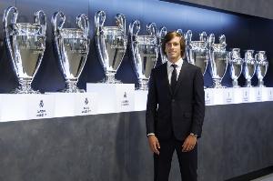 A费：和姆巴佩这样的队友一起踢球更轻松，我和所有人关系都很好