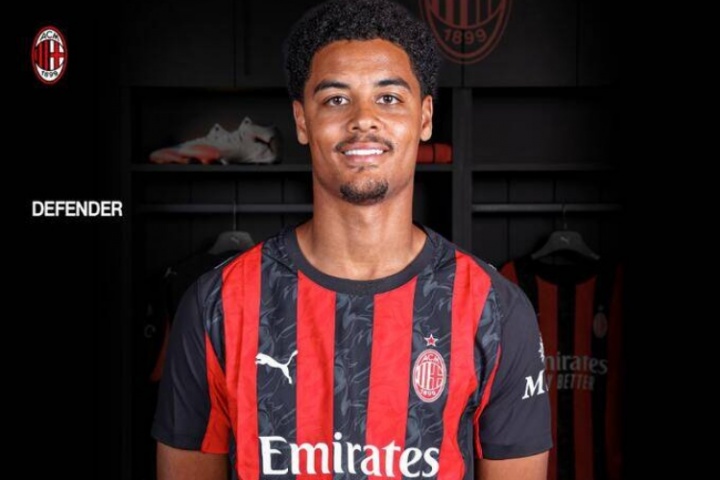 官方：AC米兰签下热那亚后卫德温特，转会费总价2000万欧