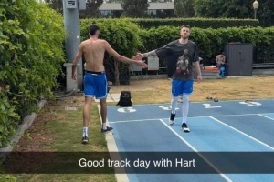 冠军内线！霍姆格伦晒与哈尔滕施泰因合练照：美好的一天