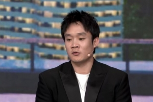 小丁：比赛千变万化但大家始终团结 今天第一次解说&看得很感动