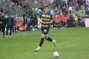 TA：利物浦计划让莱奥尼立即融入一线队，绝不会外租他