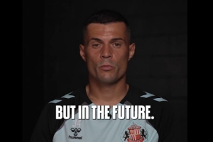 桑德兰队长扎卡寄语球迷：希望大家支持我们，团结一致达成目标