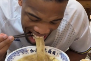 羊肉泡馍！“古城阿联”李炎涛带队 阿诺斯克体验西安特色