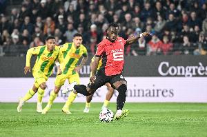 记者：诺丁汉森林与雷恩就卡里姆恩多转会达协议，转会费3000万欧