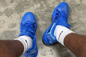 早日康复！哈利伯顿：又能穿上两只鞋的感觉真好