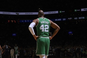 绿军记者：霍福德去其他队能挣更多 若不去勇士也有可能会退役