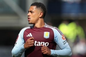 天空记者：雅各布-拉姆塞抵达纽卡，今晚体检&即将签约