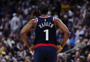 哈登：快船上下都有共同的目标 我们的阵容有能力去赢得总冠军