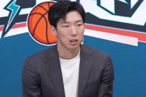 中国男篮是否在走上坡路？周琦：新人涌现让男篮看到希望