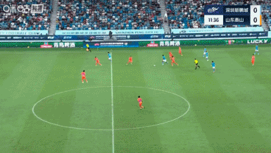 泰山生涯处子球！黄政宇妙传谢文能抽射中柱，李小恒补射破门