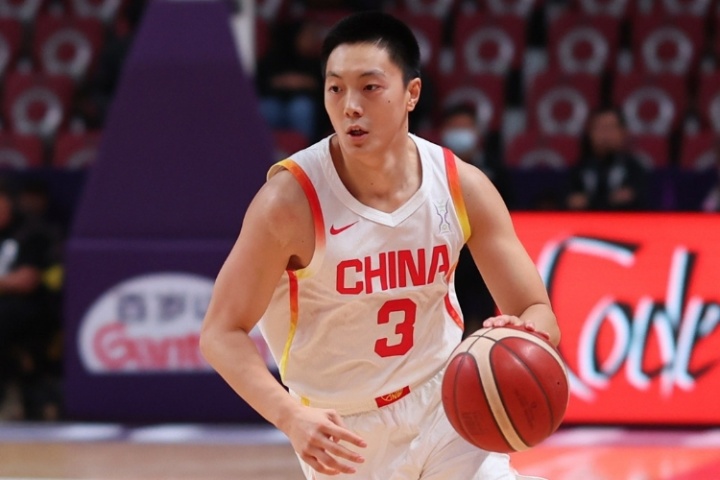 媒体人：让胡明轩发起进攻效果太差 他在上线掩护花费的时间太多