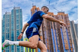 备战沙超杯！C罗晒在中国香港训练照片：没有捷径，只有努力