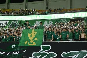 记者谈浙江现场观众人数创纪录：要珍惜，不要随意伤害联赛