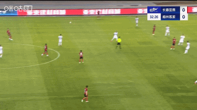 卡米洛后点大力头球砸进球门，亚泰主场1-0领先梅州！