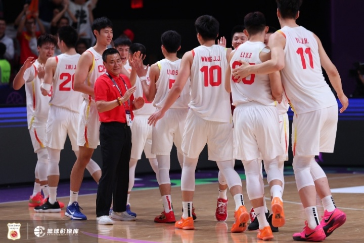 搁前几年你敢想？中国男篮三分命中率41.2%赛会最高 罚球78.4%第2