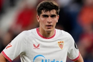 罗体：胡安卢渴望加盟那不勒斯，但塞维利亚并不想放球员离开