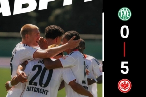 德国杯首轮法兰克福5-0大胜恩格尔斯晋级，堂安律梅开二度