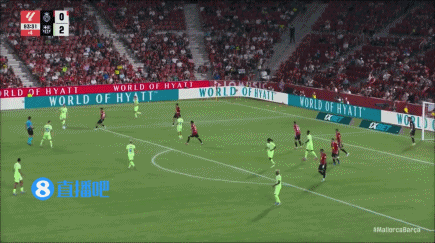 漂亮！亚马尔标志性内切晃开3人，精彩兜射破门