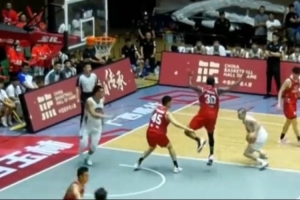 出其不意！香港金牛厄特尔攻防个人能力出色 贡献11分9助3断！