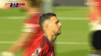 曼联第53分钟换人，达洛特下场阿玛德登场