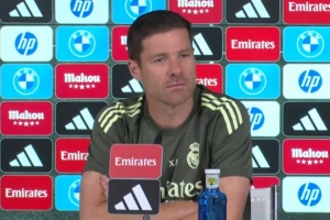 阿隆索：我们请求推迟比赛未果；马斯坦托诺把梅西当偶像很合逻辑