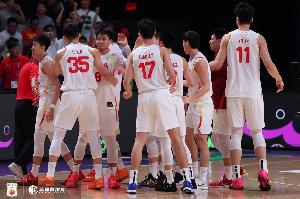 媒体人：男篮将看似不可一世的对手逼入绝境 感谢你们带来的感动