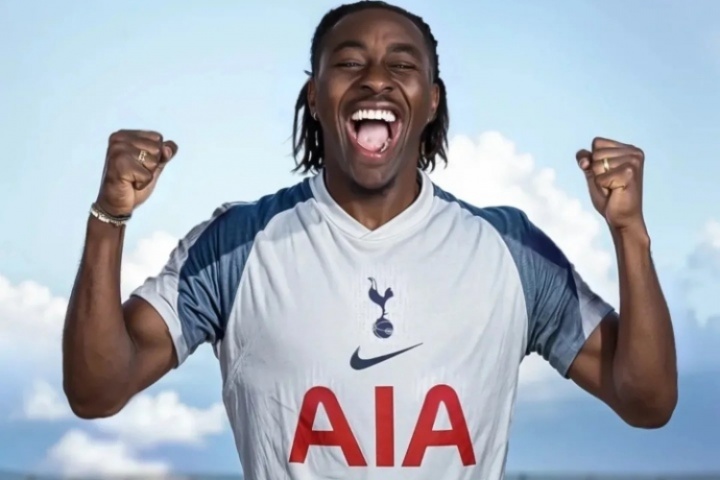 转会费总价6000万镑记者：热刺签27岁埃泽达原则性协议