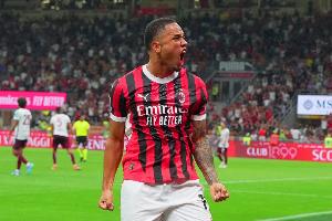 斯基拉：奥卡福转会利兹联进最后阶段，转会费2000万欧&年薪240万