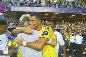 胜利主帅热苏斯：现场80%球迷都为C罗而来，他是世界足坛的典范