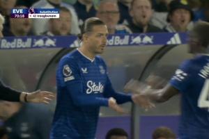 格拉利什第71分钟替补登场，迎来埃弗顿首秀