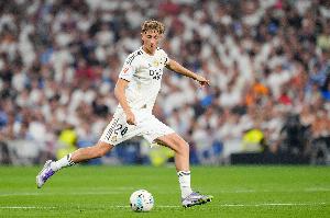 铁闸！皇马5000万镑砸20岁怀森，昨晚7解围2抢断0被过全场最高分