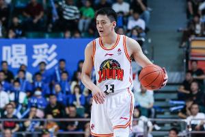 直播吧：辽宁和姜宇星达成一份2+1的C类合同 其中+1是球队选项