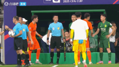 替补登场战旧主！侯永永替补上场，国安玉昆半场各换2人