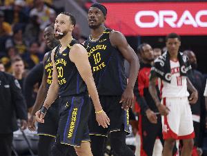 ESPN：勇士无库里时进攻瘫痪 巴特勒的到来解决了难题