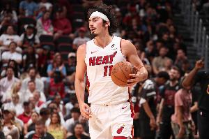 哈克斯：休赛期重点打磨投篮和防守技术 发挥自身优势变得更全面