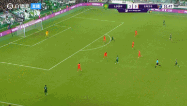 错失良机！塞鸟横扫门前，林良铭包抄中柱