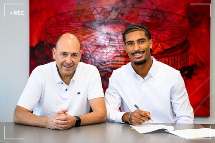 滕帅引援+1！官方：勒沃库森签塞维利亚中卫巴代，转会费3300万欧