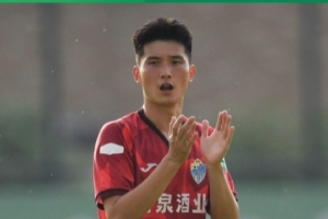 荣膺中乙联赛7月最佳球员！费尔南多：偶像和模版是哈里-凯恩