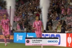 点射双响！苏亚雷斯当选迈阿密国际2-1老虎大学一役全场最佳