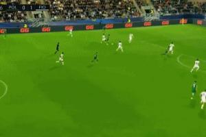 依旧稳！德赫亚飞身神扑x2，佛罗伦萨附加赛10人作战3-0零封对手