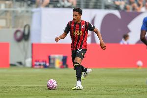 记者：利兹联有意伯恩茅斯后卫希尔，主帅法尔克对他很赏识