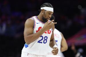 麦凯恩：亚布塞莱离队我很难过 我和他很亲近他总是充满活力