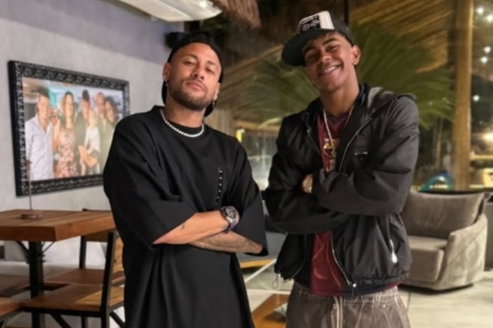 学坏一出溜！西媒：巴萨不满亚马尔与内马尔度假，担心他被带坏