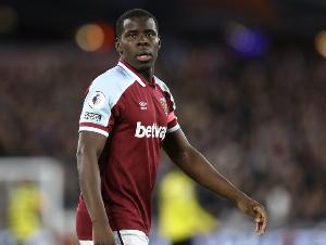 法媒：莱切有意前切尔西、西汉姆联后卫祖马，球员目前处于自由身