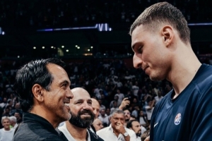 斯波现场观战！约维奇：很受鼓舞 肯定想向他证明我已有所进步