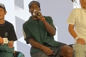 字正腔圆！爱德华兹中国行 学习用中文说“华子~”